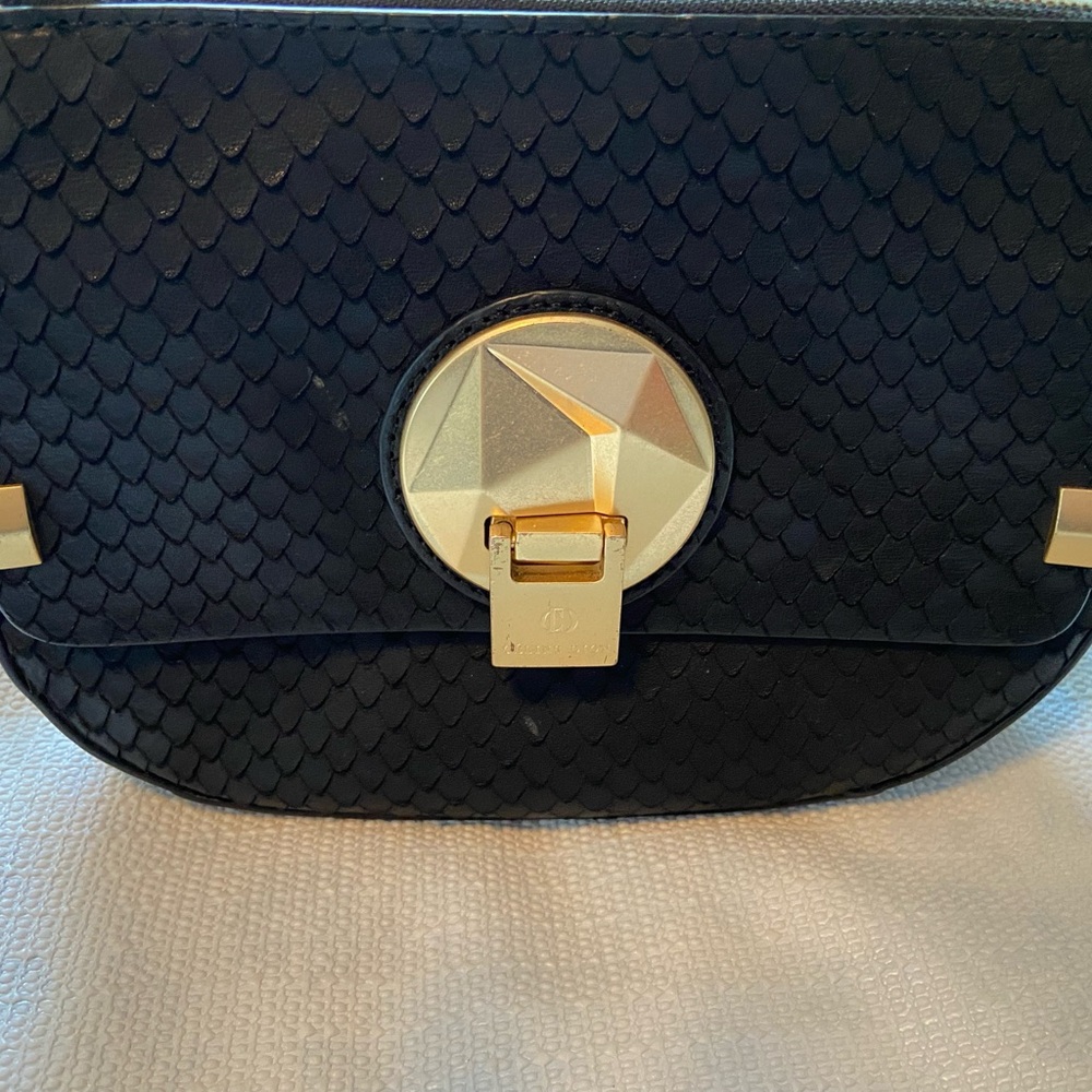 Celine Dion Octave Leather Crossbody Flip-lock Clasp Closure Model: CBY 5389 - Picture 6 of 11